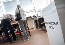 IZAŠLI NA REFERENDUM Slovaci glasaju o ukidanju nacionalne penzije državnim zvaničnicima