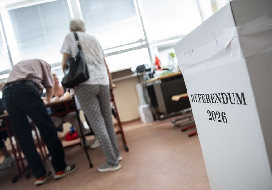 IZAŠLI NA REFERENDUM Slovaci glasaju o ukidanju nacionalne penzije državnim zvaničnicima