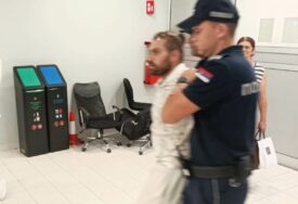 (VIDEO) TURČIN NAPAO POLICAJCA Dramatično hapšenje muškarca osumnjičenog za ubistvo Ruskinje, pokušao da mu otme pištolj