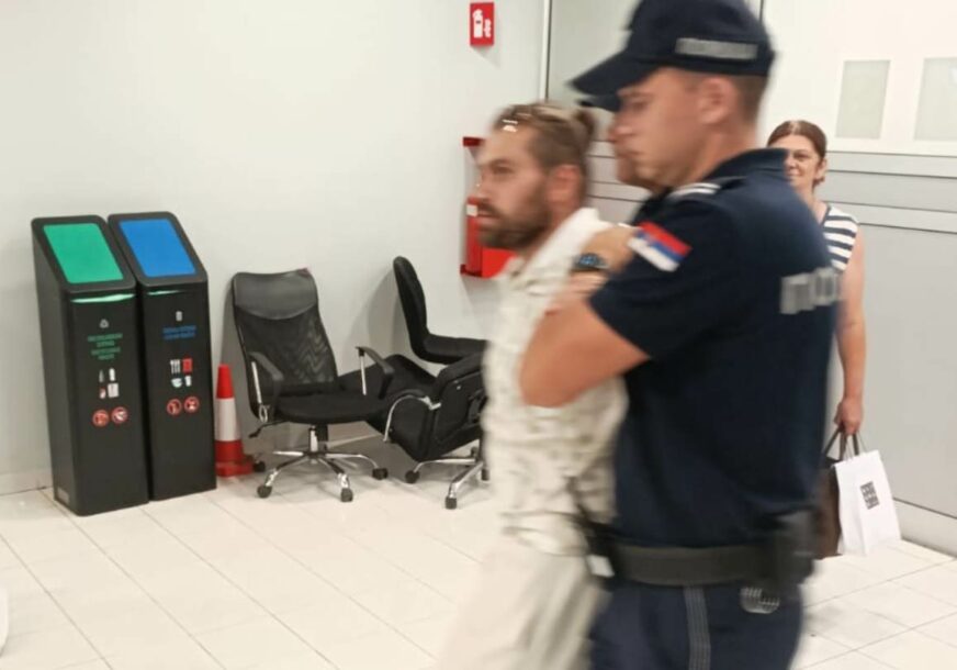 (VIDEO) TURČIN NAPAO POLICAJCA Dramatično hapšenje muškarca osumnjičenog za ubistvo Ruskinje, pokušao da mu otme pištolj