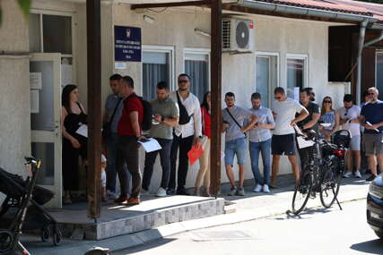 (FOTO) Od jutros primljeno više od 1.100 prijava: Jagma za mjesto u javnim vrtićima u Banjaluci, ispod ostaje oko 2.000 djece