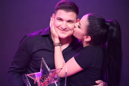 (FOTO) "Tresem se od uzbuđenja" Pobjednik "Pinkovih Zvezda" POSTAJE OTAC, od svih krio da mu je žena trudna