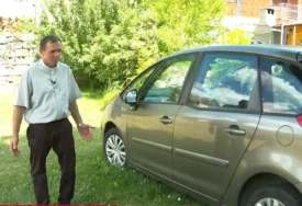(VIDEO) "Meni je to avion, a ne auto" Ljudi skupili 14.000 evra i svešteniku Peri KUPILI AUTOMOBIL, on svojim potezom ganuo sve