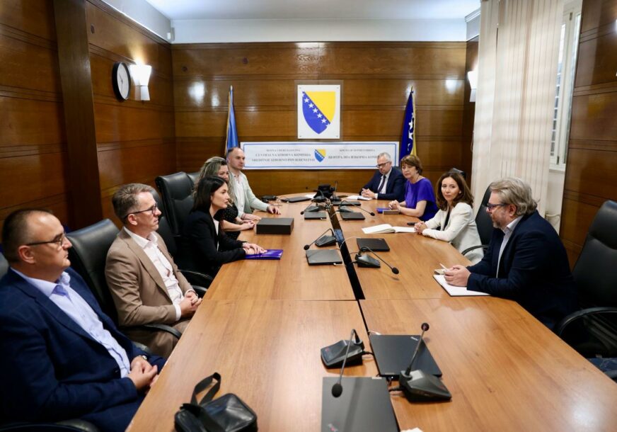 FOTO: NARODNI FRONT