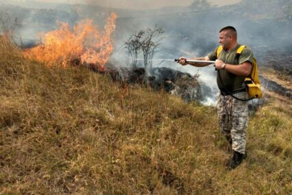 (FOTO) Borba sa požarima se nastavlja: Odobreno angažovanje helikoptera OS BiH na još dva područja BiH