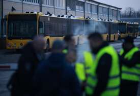 KAMERE U AUTOBUSIMA SNIMAJU VOZAČE Kazne za nepropisno parkiranje najmanje 70 evra
