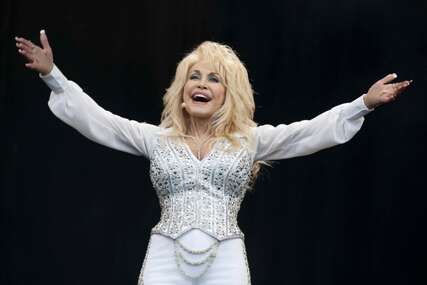 PREMINULA DOLI PARTON (80) Legendarna pjevačica imala karijeru dugu 6 decenija