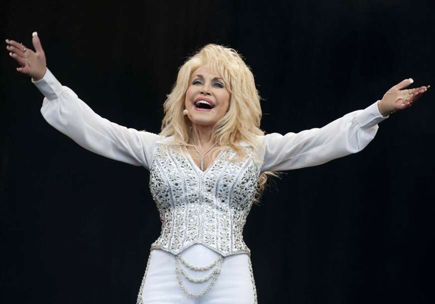 PREMINULA DOLI PARTON (80) Legendarna pjevačica imala karijeru dugu 6 decenija