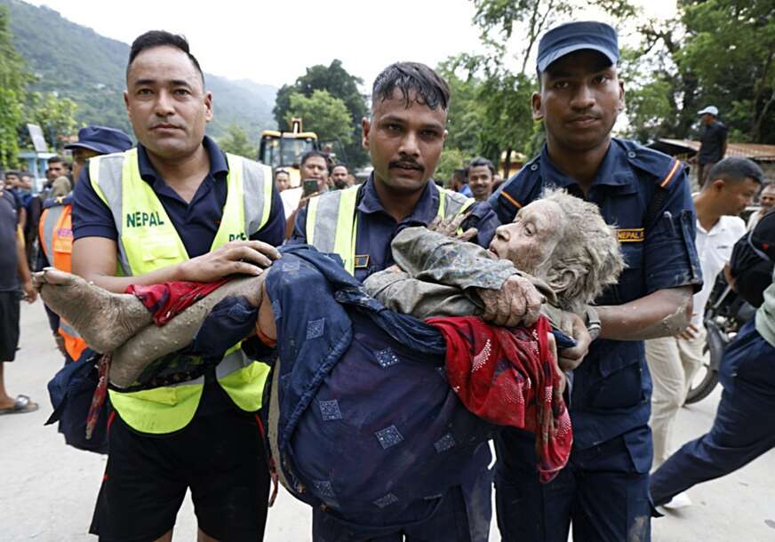 (FOTO) NESTAO DRŽAVLJANIN SRBIJE Među žrtvama u razornim poplavama u Nepalu nema osoba iz BiH i Hrvatske
