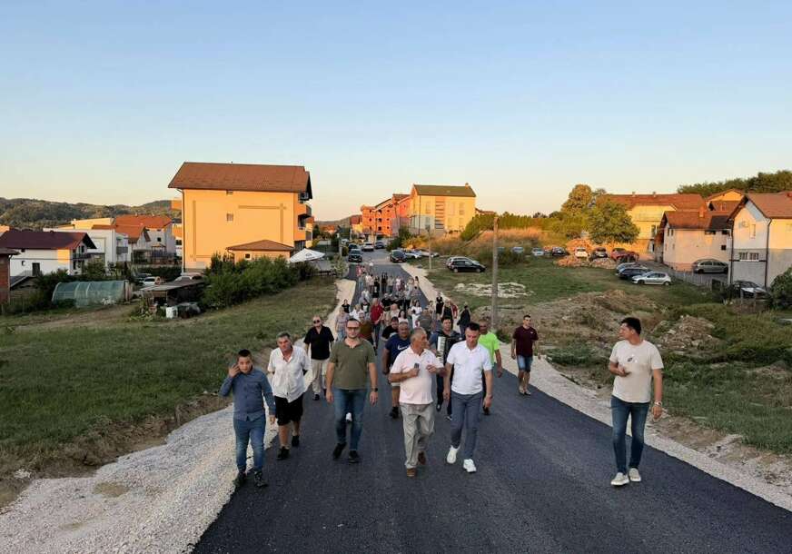 (VIDEO, FOTO) Asfaltirane ulice, obnovljeno igralište: Iz SNSD poručuju da se mora voditi računa o SVIM DIJELOVIMA BANJALUKE