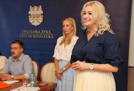 „Cijele porodice obuhvaćene raznim mjerama“ Basara podsjetila da su u toku prijave za 100 KM za podršku roditeljima prvačića