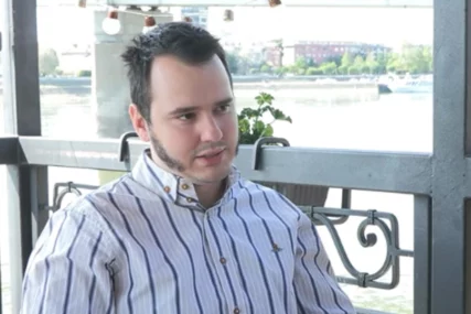 (FOTO) "Salajka ima more" Aleksa Balašević podijelio prizor iz porodične kuće, mala Vera sve oduševila
