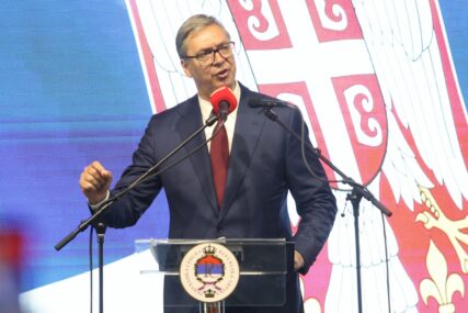 (VIDEO, FOTO) "DIŽE SE SRPSKI NAROD" Vučić poručio da nikada više neće biti "Oluje" i pogroma srpskog naroda