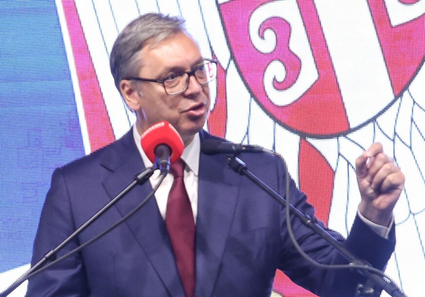 "Što me ne uhapsiš" Vučić nazvao Heleza LAŽOVOM
