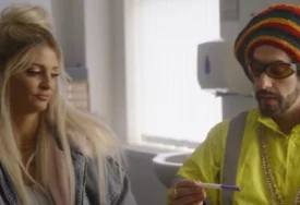 (VIDEO) Objavljen prvi trejler za novi film: Saša Baron Koen vraća se jednom od svojih skandaloznih likova