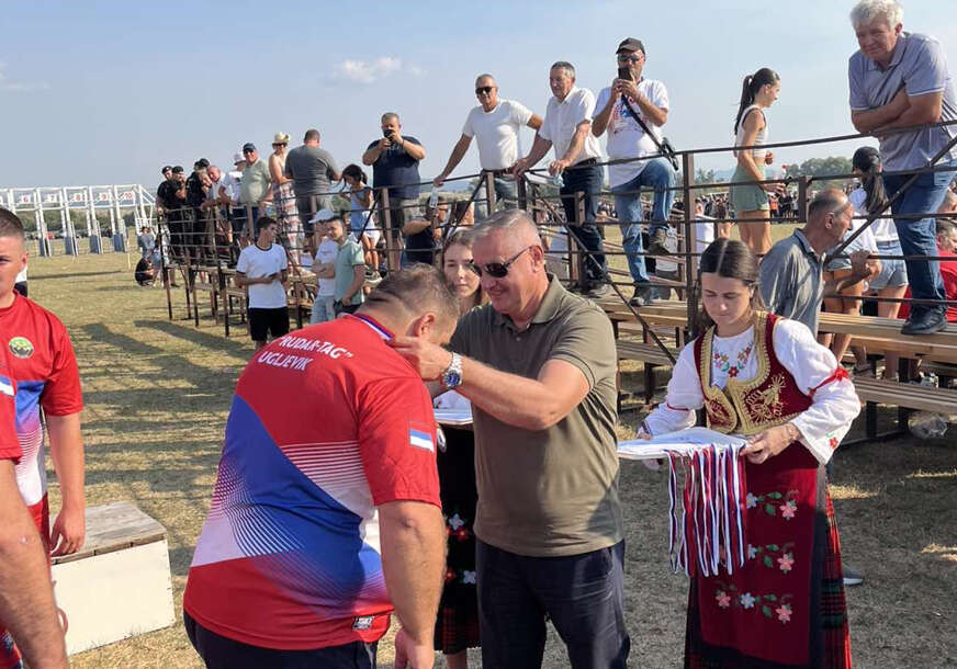 FOTO: USTUPLJENA FOTOGRAFIJA