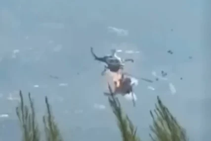 (VIDEO) Dobre vijesti nakon sudara helikoptera u Grčkoj: Dvojica pilota živa, potraga za ostalim članovima posade traje
