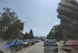(VIDEO, FOTO) A još nije ni špic: Pogledajte kolika je kolona iz smjera Banjaluke prema Trnu