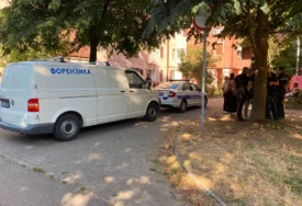 (VIDEO) Tim forenzike i policija na uviđaju: Ovo je zgrada u kojoj su NAĐENA TIJELA brata i sestre