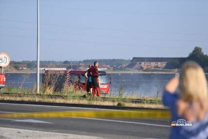(FOTO) NOVI DETALJI POŽARA KOD BIJELJINE Vatra prijetila da ide ka deponiji, vatrogasci se bore sa vjetrom