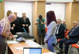 (FOTO) Prezentacija CIK-a: Predstavljeni skeneri glasačkih listića i biometrijska identifikacija birača