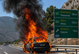 ZAPALIO IM SE AUTO NA POVRATKU IZ GRČKE Porodica iz Srbije prošla kroz pravu dramu, sve izgorjelo osim jedne stvari
