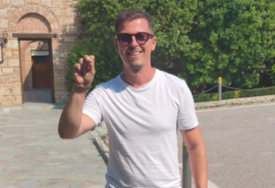 Milan Dinčić sa suprugom i djecom ljetuje u Grčkoj: Posjetio veliku svetinju, a otkrio i šta mu supruga najviše zamjera