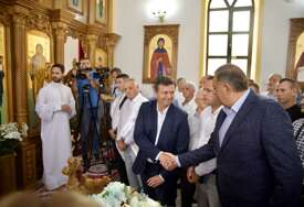 (FOTO) Rukovanje koje će pokrenuti priče: Dodik i Blanuša oči u oči pred izbore