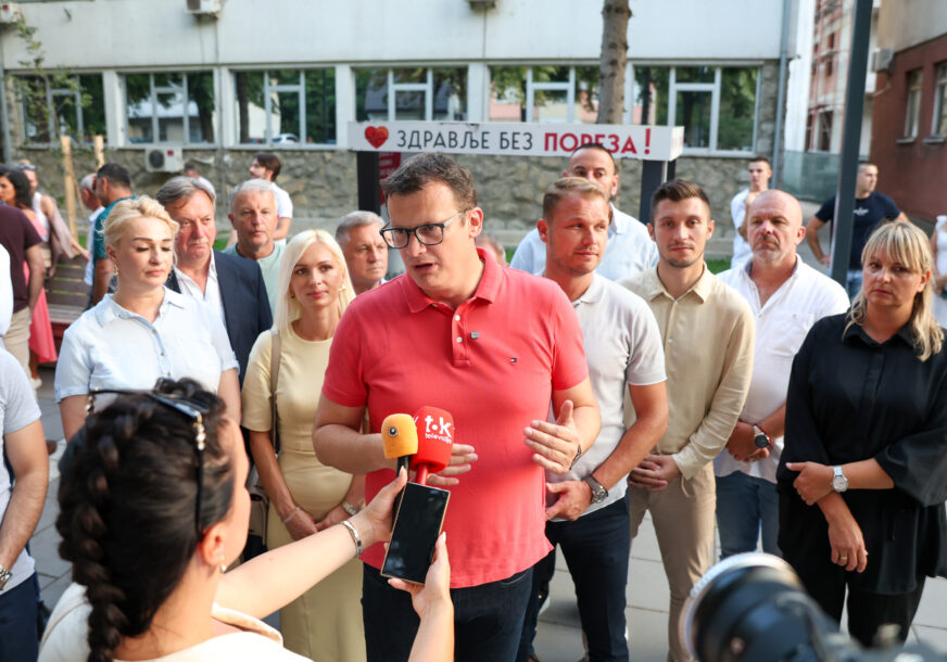 FOTO: USTUPLJENA FOTOGRAFIJA