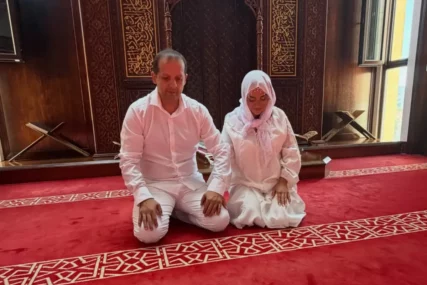 (FOTO) ESTRADNI PAR IZGOVORIO SUDBONOSNO „DA“ Emir Habibović i Tamara se vjenčali u džamiji u Baru, evo prvih fotografija