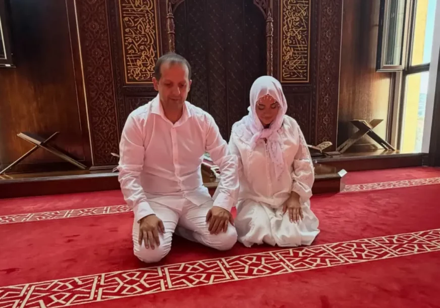 (FOTO) ESTRADNI PAR IZGOVORIO SUDBONOSNO „DA“ Emir Habibović i Tamara se vjenčali u džamiji u Baru, evo prvih fotografija