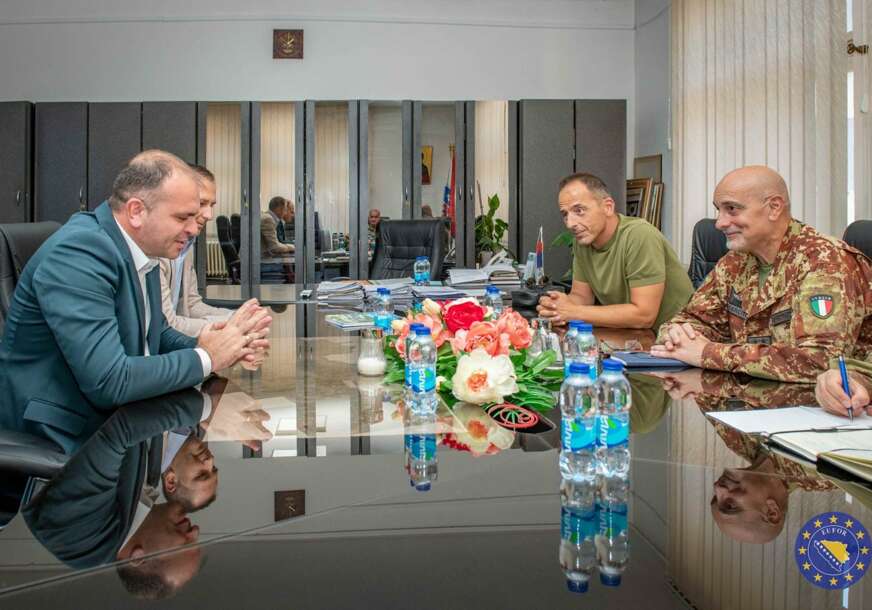 (FOTO) Dijalog koji jača stabilnost: Komandant EUFOR posjetio Bijeljinu i Zvornik