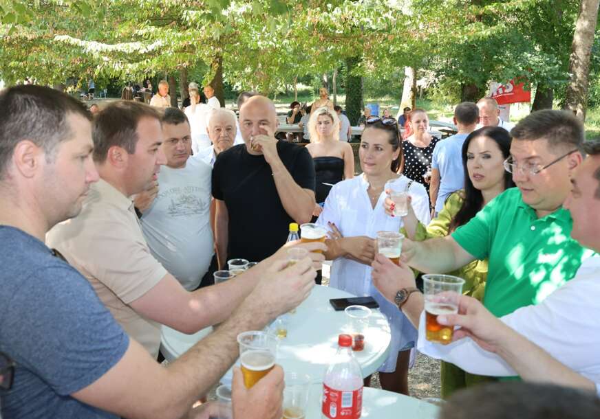 FOTO: USTUPLJENA FOTOGRAFIJA
