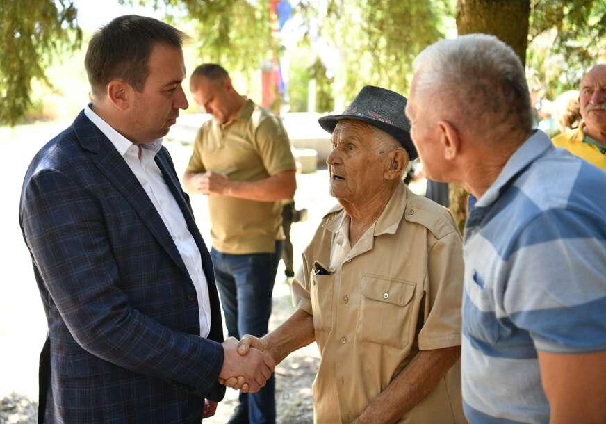 FOTO: USTUPLJENA FOTOGRAFIJA