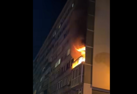 (VIDEO) POVRIJEĐENA TRI POLICAJCA Požar u Sarajevu, u gašenju učestvovalo više vatrogasnih ekipa