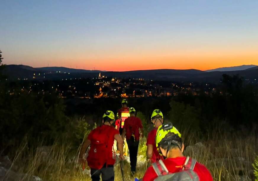 KRENUO NA PLANINU U SANDALAMA Muškarac dehidrirao na 1.000 nadmorske visine, spasila ga gorska služba