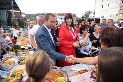 (FOTO) U Šipovu održan sajam "Žene na selu – temelj naše zajednice": Selak uručio priznanja najuspješnijim izlagačima