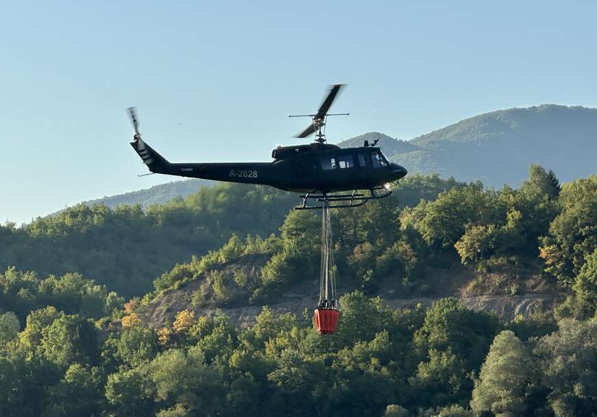 GORI U HERCEGOVINI Helikopter gasi požar u okolini Trebinja