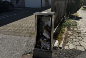 (FOTO) Kad kontejner nije dovoljno blizu: Gdje god nađeš zgodno mjesto, TU SMEĆE POSADI