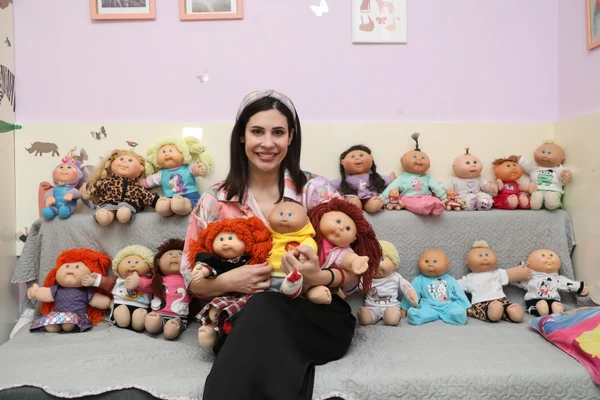 (FOTO, VIDEO) Jedna vrijedi oko 500 dolara: U domu srpske glumice soba krcata lutkama, skuplja ih godinama