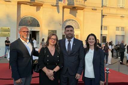 (FOTO) Čestitke gradonačelniku Petroviću: Jelena Trivić na slavi Grada Bijeljina