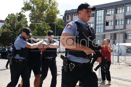 (VIDEO, FOTO) Iznuda teška 20.000 maraka: Jovan Marčeta doveden u banjalučko tužilaštvo