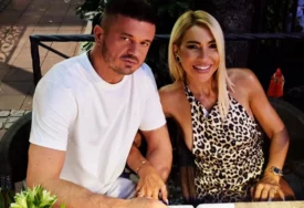 (FOTO) JOVANA JEREMIĆ PREŠLA GRANICU SA TIGROM Šešir na glavi, osmijeh na licu, pasoši u rukama
