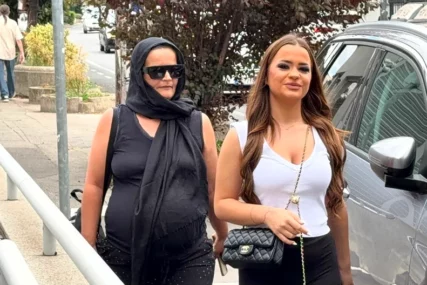 (FOTO, VIDEO)"Roditelji su šokirani mojom odlukom" Maloljetna učesnica "Elite 10" sa TRUDNOM MAJKOM došla na potpisivanje ugovora