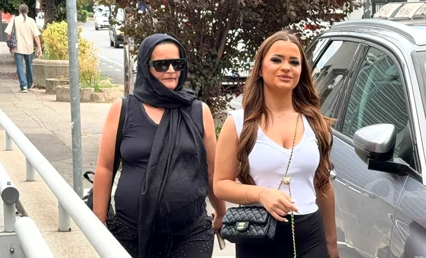 (FOTO, VIDEO)"Roditelji su šokirani mojom odlukom" Maloljetna učesnica "Elite 10" sa TRUDNOM MAJKOM došla na potpisivanje ugovora
