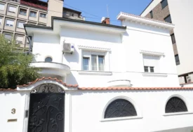"Ona živi tu" Bračni par ima vilu od 300.000 evra na Avali, otkrili istinu o izdavanju kuće na Dušanovcu
