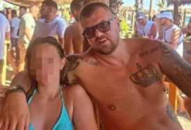 (VIDEO) IZAZVAO BIJES JAVNOSTI Janjuš objavio snimak kako njegova 13-godišnja kćerka vozi automobil, pratioci traže reakciju policije
