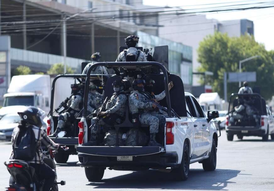 meksička armija patrolira ulicama