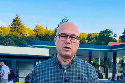 (VIDEO) Prisustvovaće obilježavanju 31 godine od akcije „Oluja“: Vučević sa motoristima krenuo iz Novog Sada ka Mrkonjić Gradu