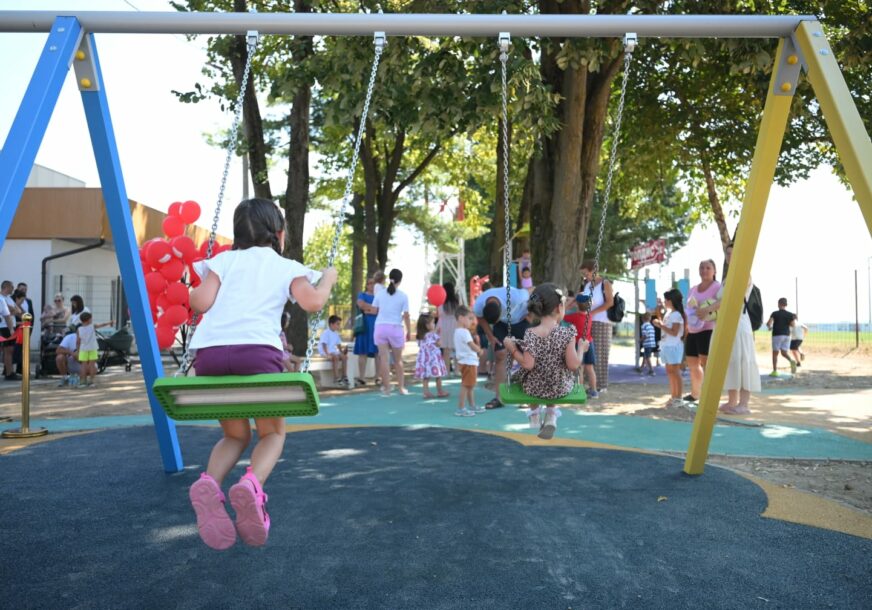 Kompanija m:tel donirala izgradnju dječijeg igrališta u Novoj Topoli